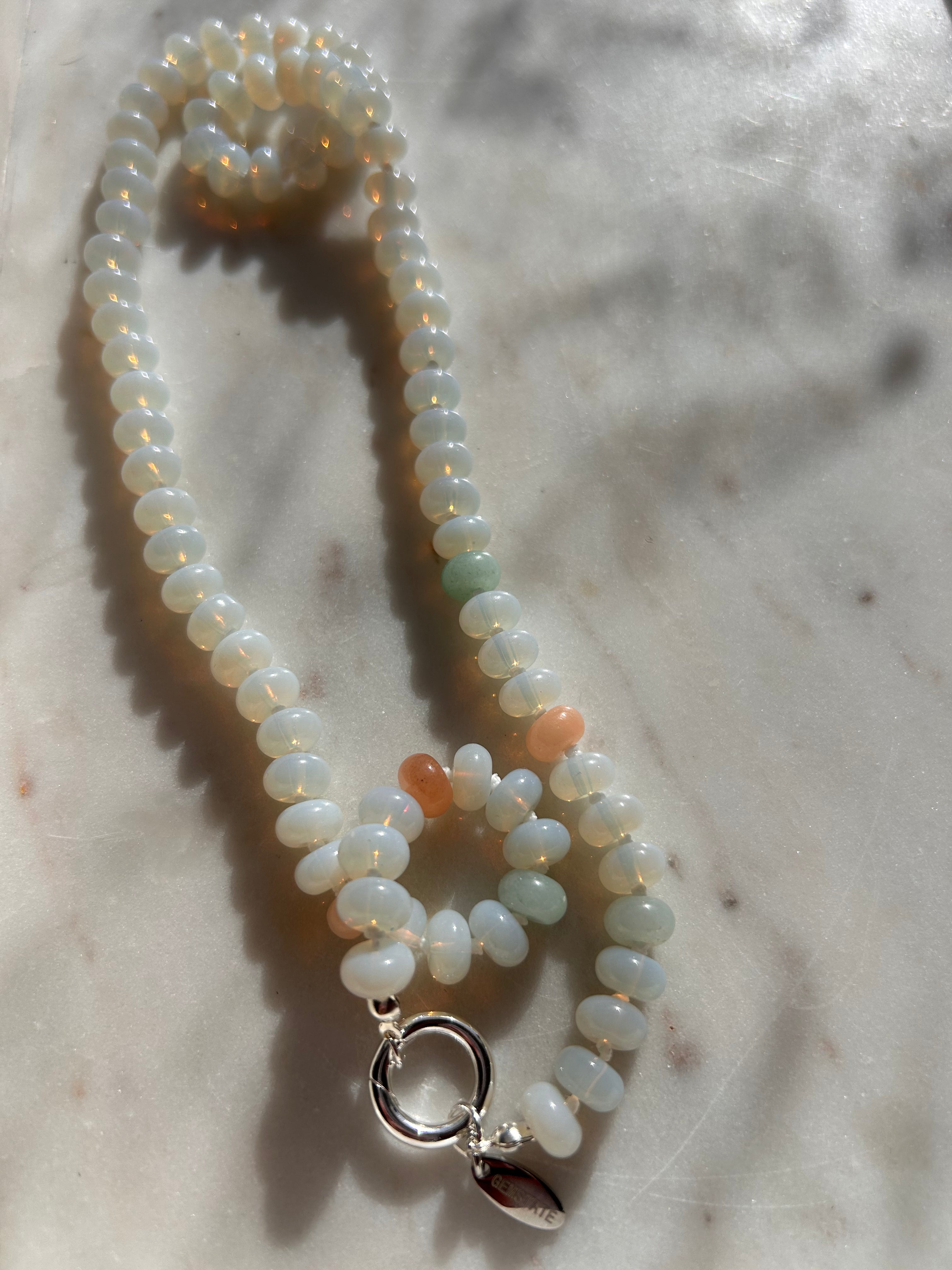 GLOW NECKLACE